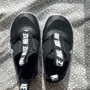 Nike Black Flexrunner Tennis Shoes Size 7C BRAND NEW!